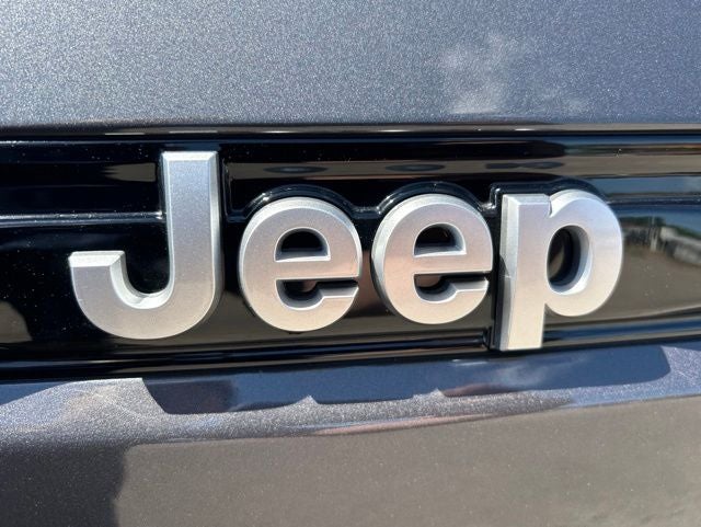 2026 Jeep Grand Cherokee GRAND CHEROKEE LAREDO X 4X4