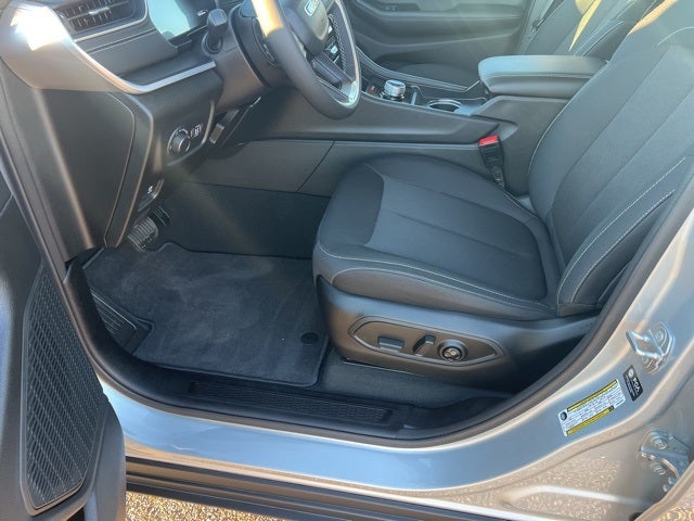 2025 Jeep Grand Cherokee L Laredo X 4x4