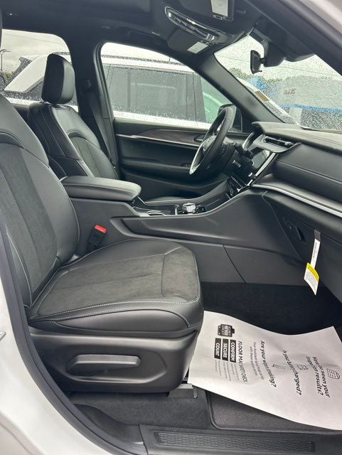 2026 Jeep Grand Cherokee GRAND CHEROKEE L LAREDO ALTITUDE 4X4