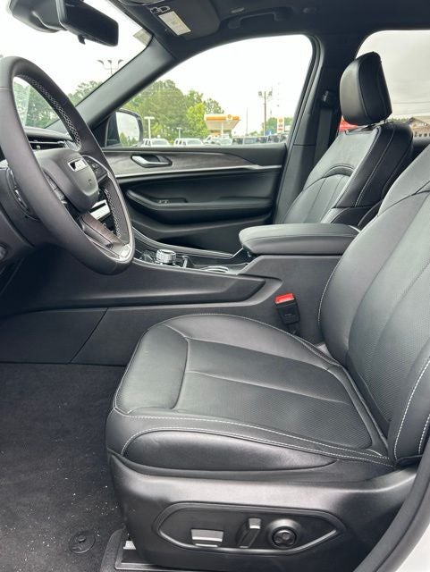 2026 Jeep Grand Cherokee GRAND CHEROKEE L LIMITED RESERVE 4X4