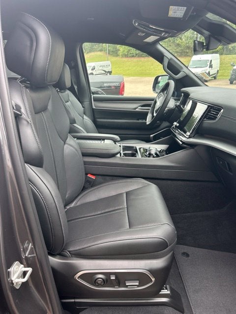2026 Jeep Grand Wagoneer GRAND WAGONEER LIMITED ALTITUDE 4X4