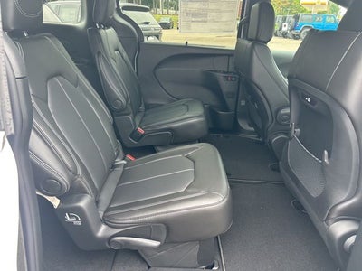 2027 Chrysler Pacifica PACIFICA SELECT AWD