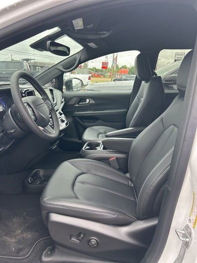 2027 Chrysler Pacifica PACIFICA SELECT AWD