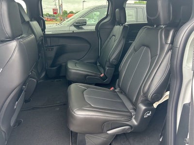 2027 Chrysler Pacifica PACIFICA SELECT AWD