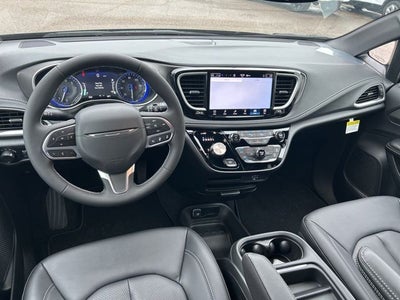 2027 Chrysler Pacifica PACIFICA SELECT AWD