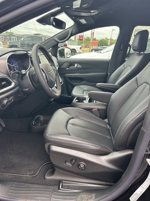 2027 Chrysler Pacifica PACIFICA SELECT AWD