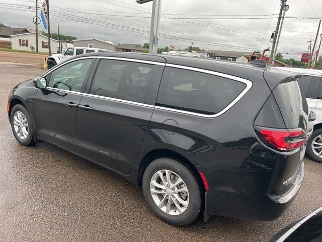 2027 Chrysler Pacifica PACIFICA SELECT AWD