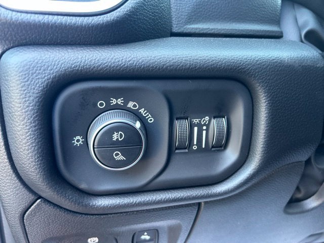 2027 RAM Ram 1500 RAM 1500 BIG HORN CREW CAB 4X4 5'7' BOX
