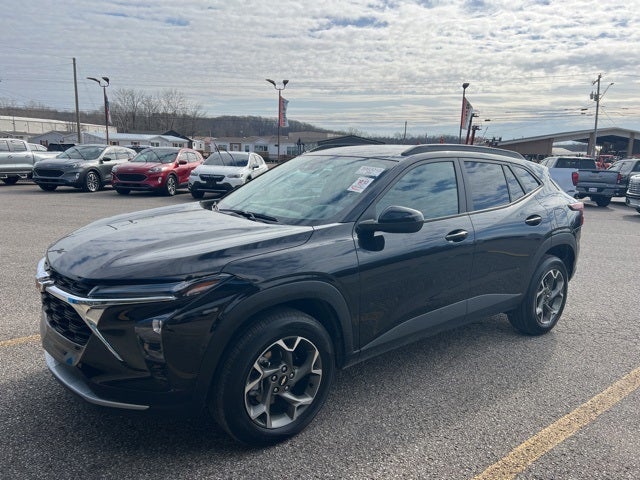 2025 Chevrolet Trax FWD LT