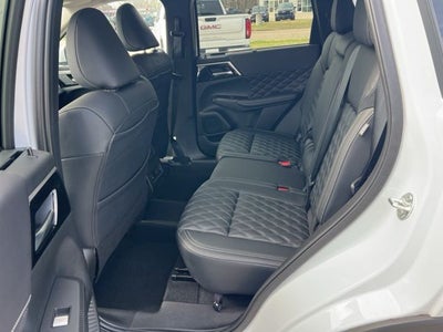 2024 Mitsubishi Outlander PHEV SEL Black Edition